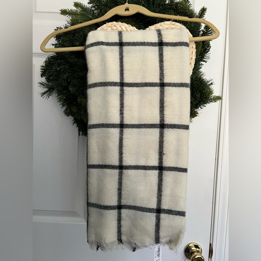 Old Navy wrap/scarf new with tags